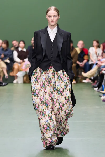 Look 23